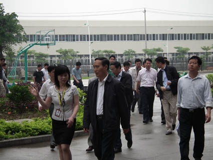 Municipal Party Committee Secretary Yuan Rongxiang and his entourage visited FOCtek for inspection